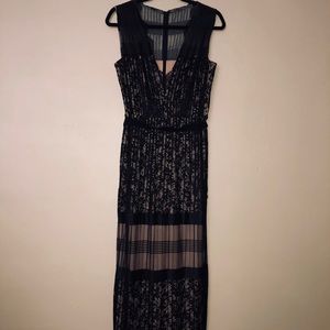 Gorgeous Tadashi Shoji Sleeveless Dress